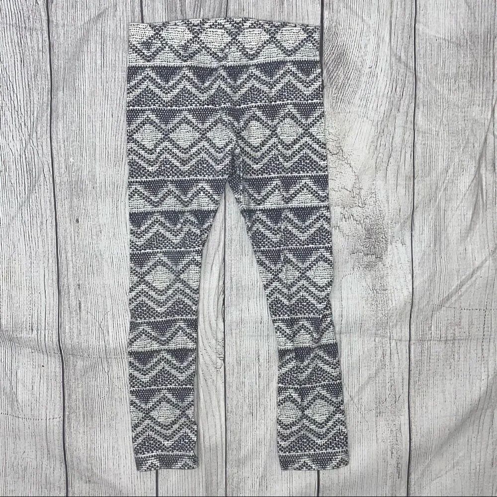 Old Navy girls leggings black and white print size 5T